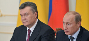 Движение в Севастополе перекрыто, люди передвигаются пешком