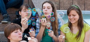 Вернись в беззаботное детство: на Пейзажной аллее пройдет парад мыльных пузырей