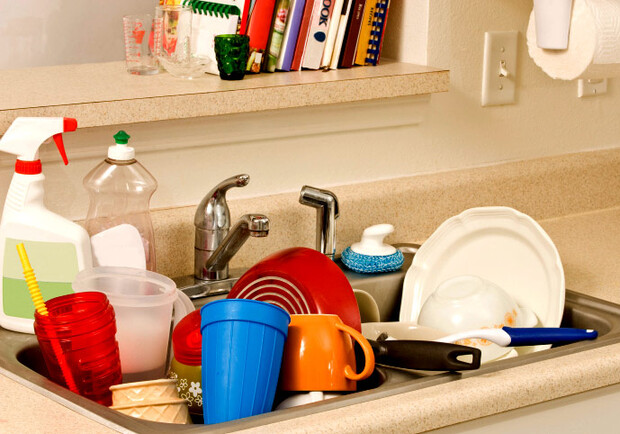 Целые сутки жители домов на Королева не смогут нормально помыть посуду.
Фото - ngs70.ru