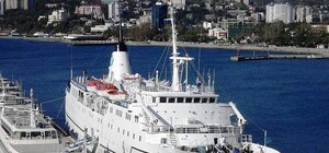 В Одессе гостят сразу два круизника: греческая VIP-яхта и лайнер с кубинскими мачо