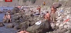 Нудисты оккупировали крымские пляжи