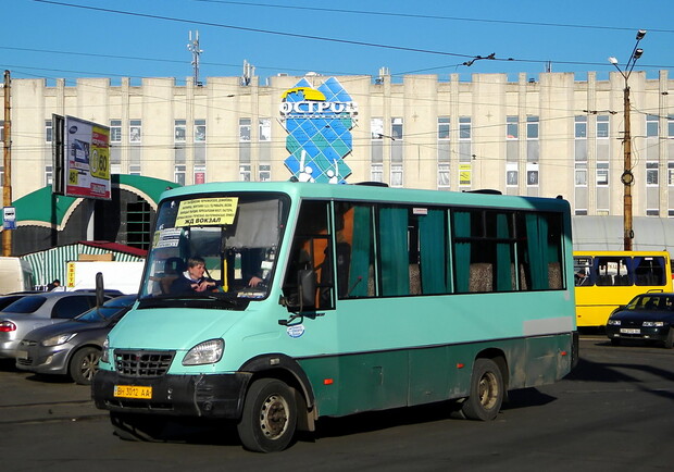 В Одессе дорожает проезд в маршрутках. Фото - fotobus.msk.ru