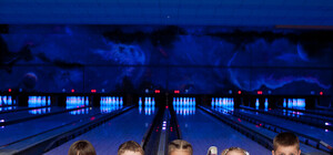 Сразимся на шарах и кеглях: в городе пройдет чемпионат по боулингу среди школьников