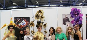 Алая роза и  жар-птица: фантазии луганских парикмахеров превзошли все ожидания