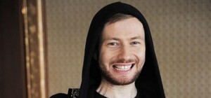 Сплетни города: Денис Повалий нашел невесту, внешне похожую на маму Таю