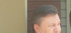 Янукович опоздал на саммит – туман задержал