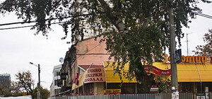 В Одессе целый квартал обнесли забором: готовят к сносу