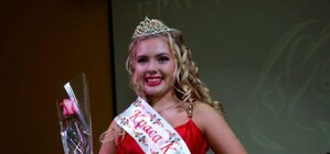 Самой красивой школьницей Калиновки стала блондинка 