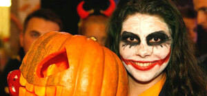 Страшные скидки и зомби-парад: как сегодня будут отмечать Хэллоуин в столичных ТРЦ