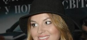 Недавно родившая жена футболиста 