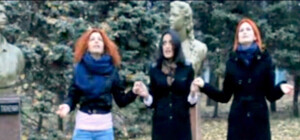 В центре Луганска вызывали дух Маяковского