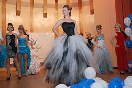 В Луганске красовались Снежные королевы