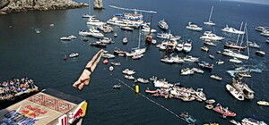 В Крыму пройдет чемпионат по прыжкам в воду Red Bull Cliff Diving