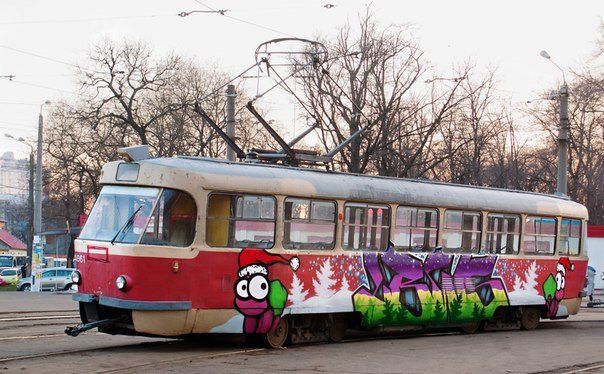 Вот так трамваи будут поглядывать на жителей. Фото: Игорь Матроскин.