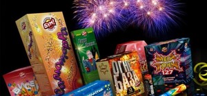 Запорожцы торгуют паленой пиротехникой и крадеными елками