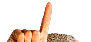 Абсурд дня: мужчина украл детскую одежду и убежал от милиции в воды Днепра