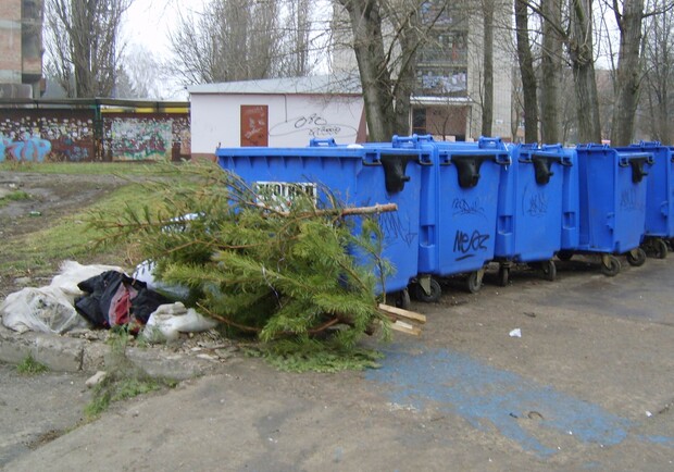В городе появились контейнеры новых фирм. Фото - odessa-life.od.ua 