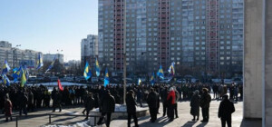 Пока суть да дело: митингующие на Троещине вошли в райадминистрацию