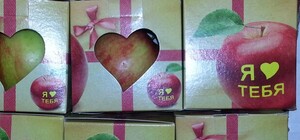 В Донецке продают яблочки с признанием в любви – 13 гривен штука