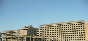 В Донецке полностью разрушена громадная недостроенная больница