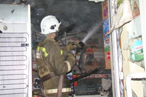 Пожарные потушили бар в течение часа. Фото - odesa.mns.gov.ua