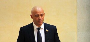 Одесский нардеп научился телепортироваться и одновременно быть в двух местах