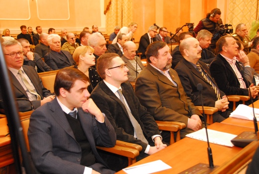 Депутатов просят выступить перед одесситами. Фото - odessa.ua
