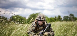 Около 300 российских солдат штурмуют военную базу в Балаклаве