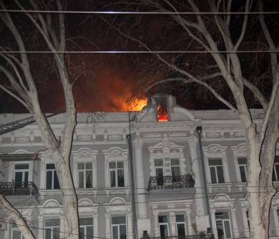 Огонь было видно с улицы. Фото - prawwwda.com