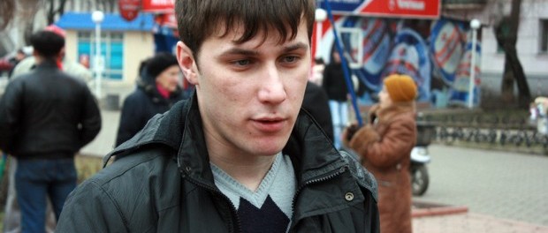 Давидченко привели на допрос силой.
Фото - v-odesse.net