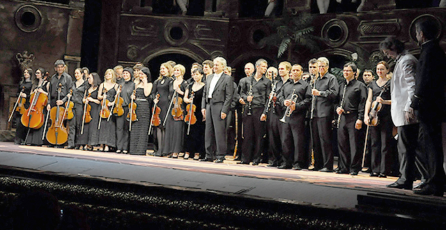 Оркестр выйдет из зала в аэропорт. Фото с сайта: opera.odessa.ua.
