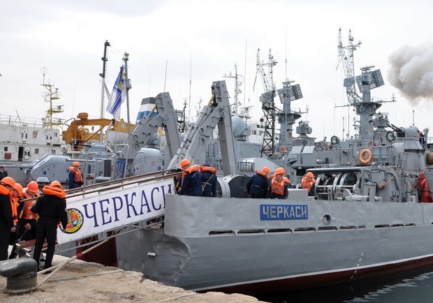 Среди кораблей, которые отправятся в Одессу, возможно будет и тральщик "Черкассы".
Фото - lenta-ua.net