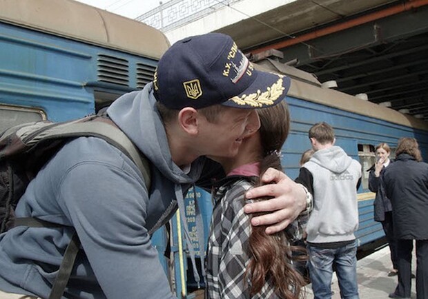 Полторы сотни военных и членов их семей направили в Одессу. Фото - mil.gov.ua