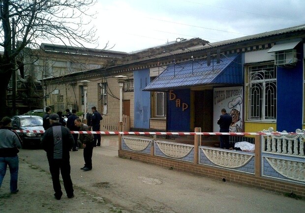 Возле бара убили мужчину. Фото - dumskaya.net