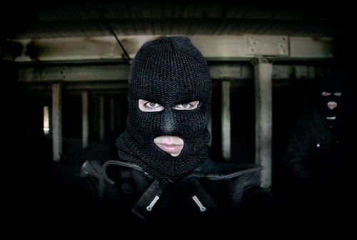 Люди в масках бесчинствуют в Одессе.
Фото - news.mir.kg