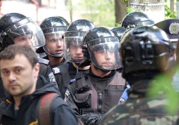 Милиция практически бездействовала во время беспорядков и пожара. Фото - Vitalij Vlad