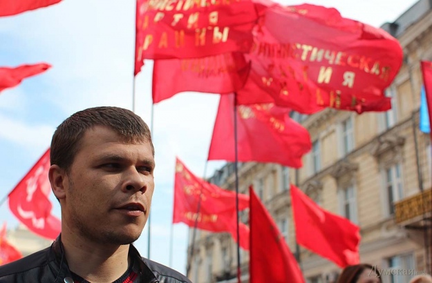 Артем Давидченко унаследовал от задержанного брата право выступать на митингах. Фото с сайта: litsa.com.ua.