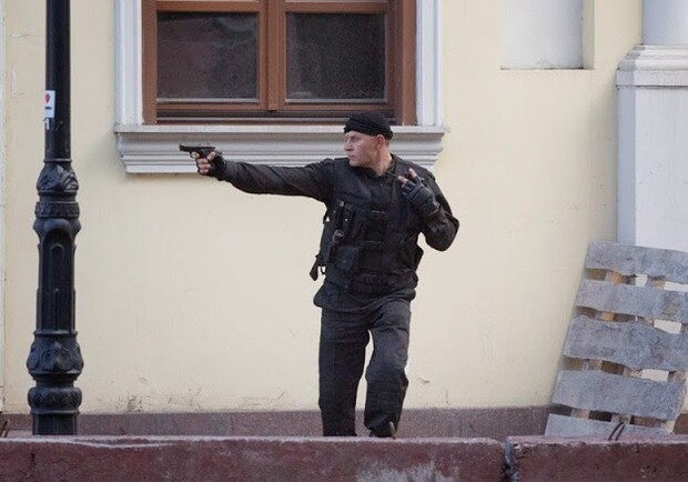 Милиционеры помогали сбывать радикалам боеприпасы.
Фото - odessit.livejournal.com