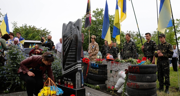 Местные жители поддержали инициативу, и пришли на открытие памятника. Фото - viknaodessa.od.ua