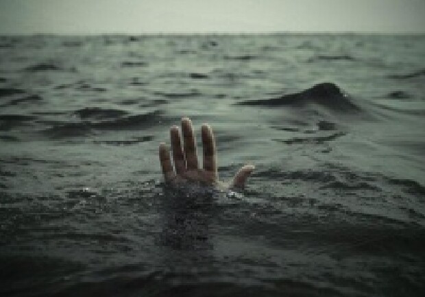 Мужчину нашли в воде. Фото - kafa-info.com.ua