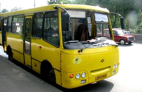 Автобус № 185 изменит маршрут движения. Фото с сайта public.od.ua.
