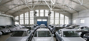 Купить Mercedes за 6 тысяч долларов: чиновники продают свои авто на третьем аукционе