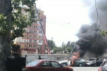 Автомобиль загорелся. Фото - public.od.ua