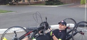 Геннадий Кернес прокатился по Харькову на велосипеде