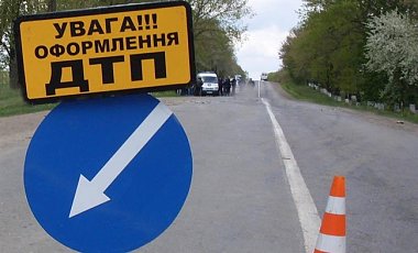 Мотоциклист не справился с управлением. Фото с сайта: mv.org.ua.