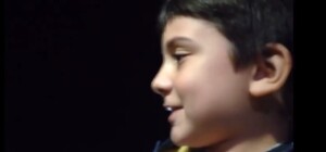 Трогательное видео дня: как на концерте 