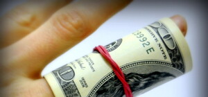 В Одессе милиционер попался на крупной взятке от чиновника-подельника