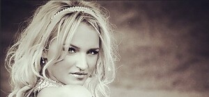 Фотофакт: Алла Добкина похвасталась букетом от своего возлюбленного