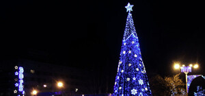 Как прошел новый год в Донецке: осветительные ракеты, артиллерийская стрельба и салюты