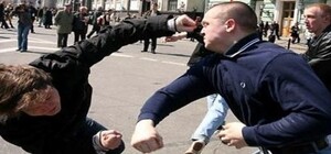 Не пропустил: в Одессе на дороге водители устроили драку со стрельбой, один ранен